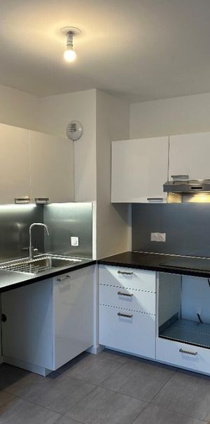 location Appartement T2 DE 39.79m² À BEZANNES - Photo 1