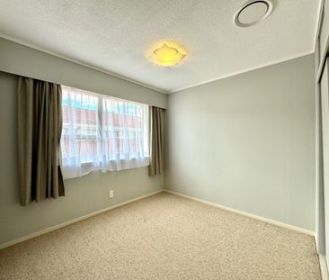 Unit 1, 27 Butley Drive, Farm Cove, Auckland - Photo 5