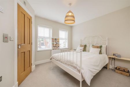 3 bed House To Let - Photo 4