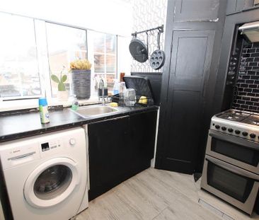 3 bedroom flat to rent - Photo 5