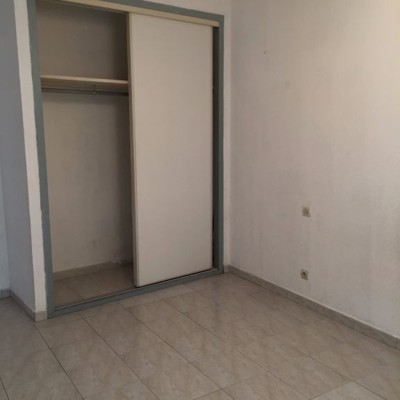 Arles coeur Roquette, maison de ville de 72m², - Photo 1