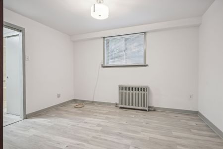 For Lease - 18 Thirty Third Street Unit# 6, Toronto, Ontario - Photo 5