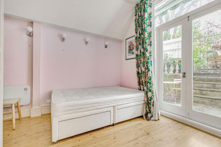 3 bedroom flat to rent - Photo 3