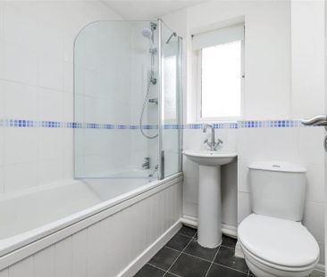 2 bedroom semi-detached house to rent - Photo 5