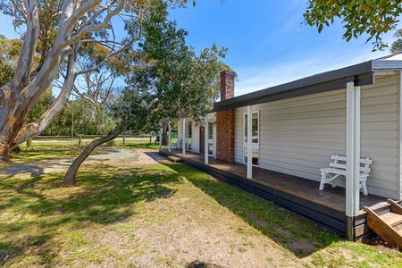 Charming Beach Shack - Photo 5