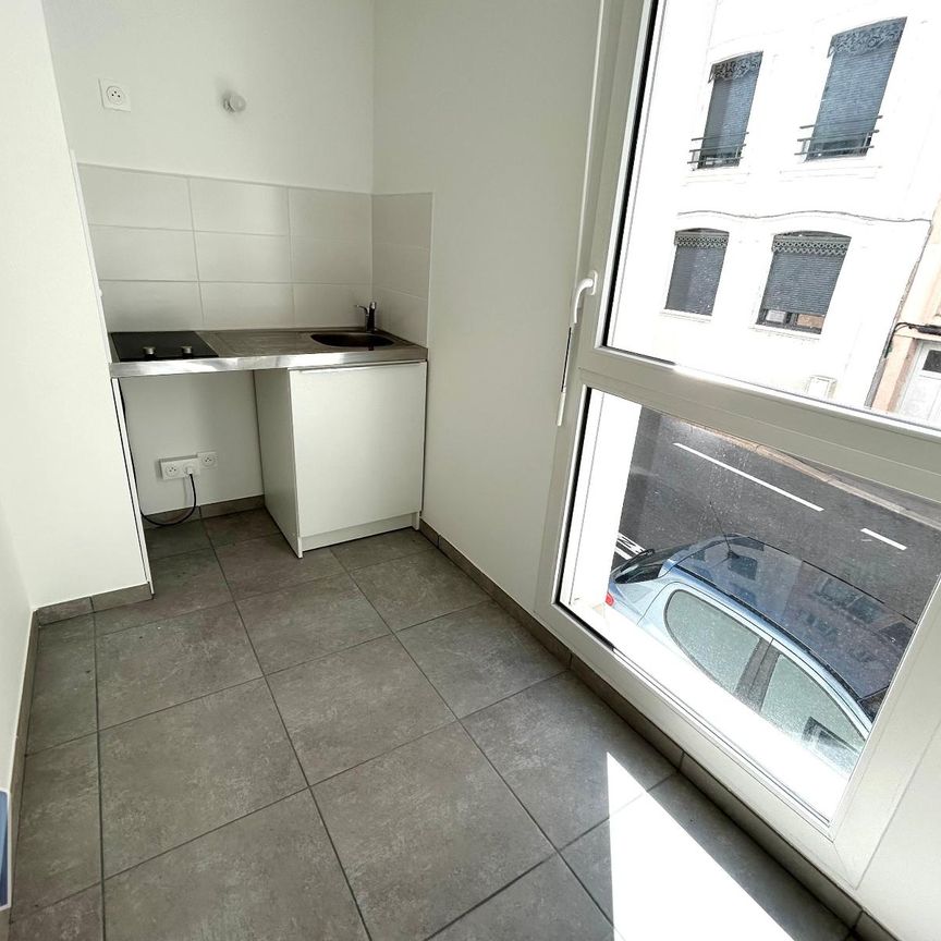 Location Appartement 1 pièce 29m² ST ETIENNE 42000 - Photo 1