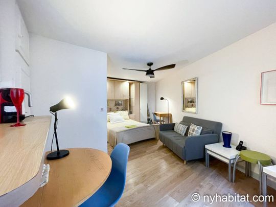 Logement à Paris, Location meublée - Photo 1