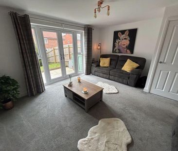 3 bedroom semi-detached house to rent - Photo 5
