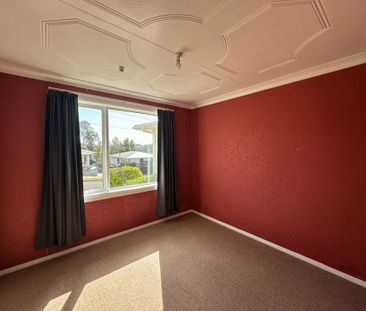 Three bedroom home in Green Island - Photo 4