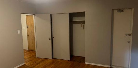 Large one bedroom available right now!! - Photo 2