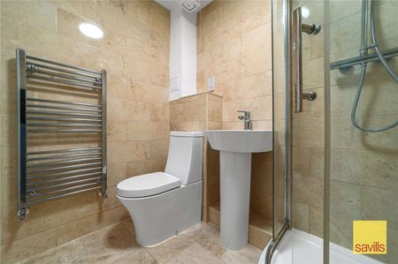 Offering breath-taking views across the London skyline, is this exceptional apartment which spans to in excess of approximately 1,170sqft internally. - Photo 5