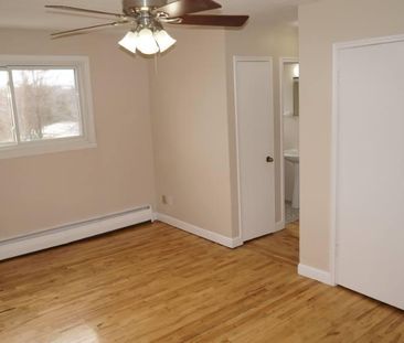 2 1/2 À Louer - Photo 1