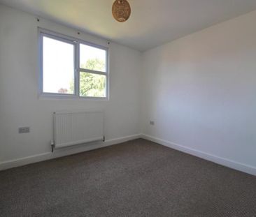 3 Bedroom Apartment To Let - Photo 3