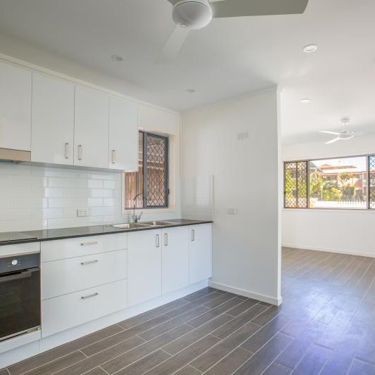 7 Milton Avenue, Paradise Point QLD 4216 - House For Rent | Domain - Photo 1