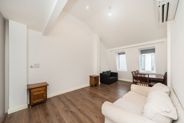 High Street, SM1, London - Photo 1