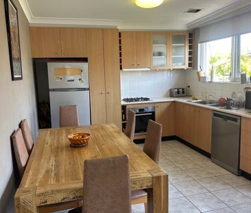 St Kilda East - Photo 4