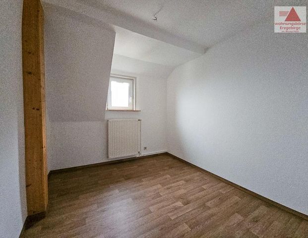 3-Raum-Wohnung in Randlage von Lößnitz im Dachgeschoss - Photo 1