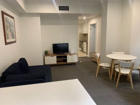 MODERN FURNISHED APARTMENT IN THE HEART OF THE CBD & CIRCULAR QUAY - Photo 5