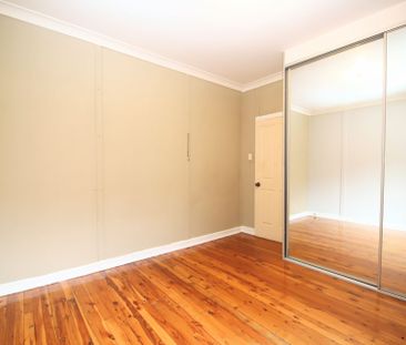 Three Bedroom Family Home - Photo 2