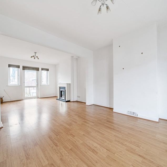 3 Bed Terraced House, St. Andrews Road, W3 - Photo 1