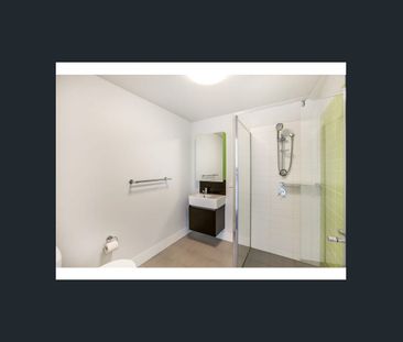 11106/17 Clarke Street, Southport, Qld 4215 - Photo 4