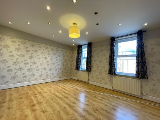 4 bedroom apartment to rent - Photo 1