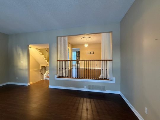 For Lease - 82 Henderson Drive Unit# 94(Upper Level), Aurora, Ontario - Photo 1