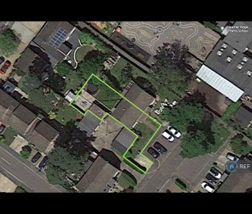 3 bedroom semi-detached house to rent - Photo 6