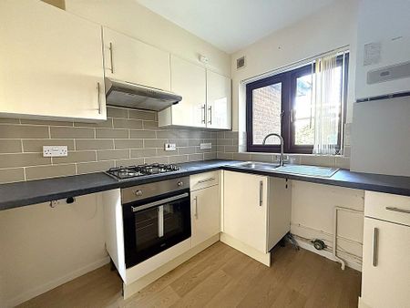 1 bedroom ground floor flat to rent - Photo 4