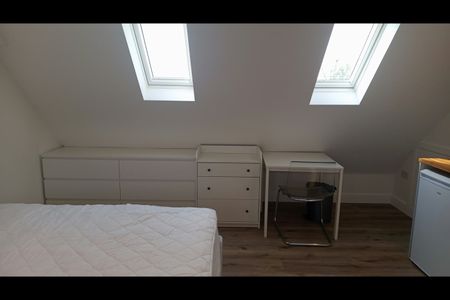 Studio Flat, St Davids Place, NW4 - Photo 5
