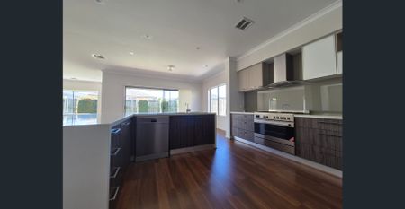 Luxurious Double-Story Home for Rent – Your Perfect Family Sanctuary! - Photo 5