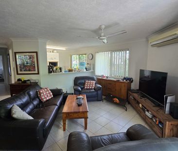 Surfers Paradise - Photo 1