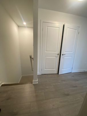 For Lease - 201 West Oak Trail, Kitchener, Ontario - Photo 1
