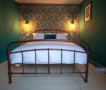 6 bedroom terraced house to rent - Photo 3