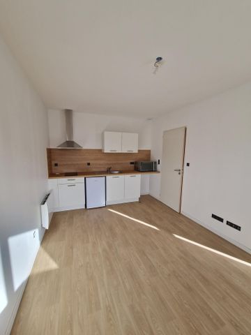 A LOUER - STUDIO MEUBLE NEUF - Photo 3