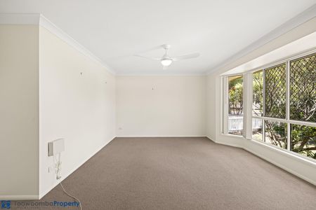 Beautifully Presented Family Home in Sought-After Middle Ridge - Photo 5