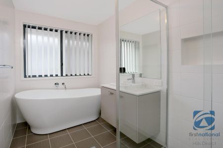 LARGE FAMILY HOME - Photo 4