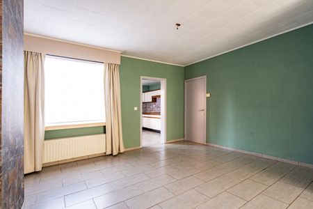 GESLOTEN BEBOUWING IN HET CENTRUM VAN WUUSTWEZEL - Photo 2