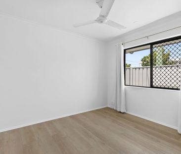 Spacious Duplex in Broadbeach Waters - Photo 2