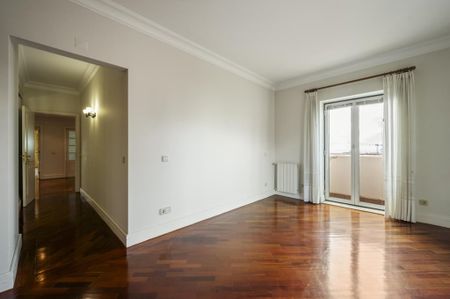 4 Bedroom Apartment with swimming pool, Monte Estoril, Cascais - Photo 2