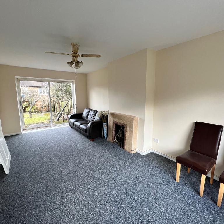 3 bedroom semi-detached house to rent - Photo 1