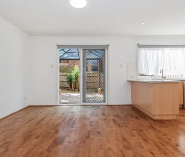 Three bedroom townhouse in the heart of Croydon - Photo 1