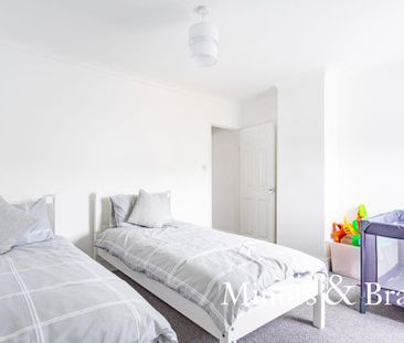 2 bedroom terraced house to rent - Photo 4