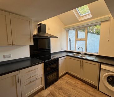 Dove Bank, UTTOXETER - Photo 5