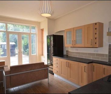 Luton, Bedfordshire, LU1 - Photo 4