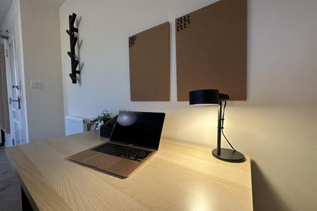 1 bedroom in a house share to rent - Photo 5