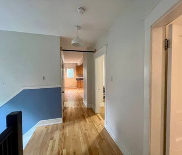 All Inclusive 2 bed+den upper flat in Halifax - Photo 3