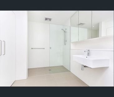 Modern & Stylish Aoartment! - Photo 3