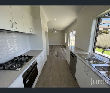 2/35 Evans Street, Cessnock, NSW 2325 - Photo 4
