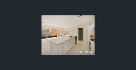 New Home with Plenty of Space and All the Comforts in an Enviable Position - Photo 5